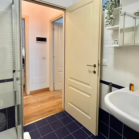 Accogliente Bilocale Con Due Balconi Vicino Metro M5 Apartman Milánó